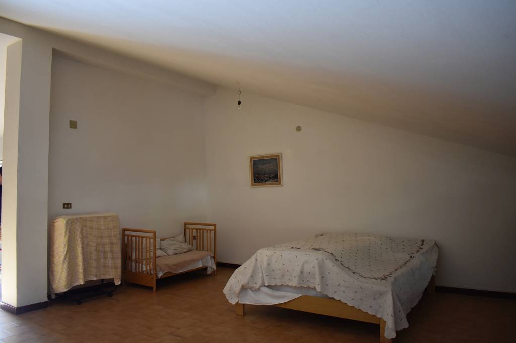 FF745 - appartamento con terrazzo
